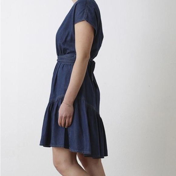 XIRENA DANI DRESS IN BLUE V NECK RUFFLED DENIM SIDE POCKETS M - Picture 14 of 15